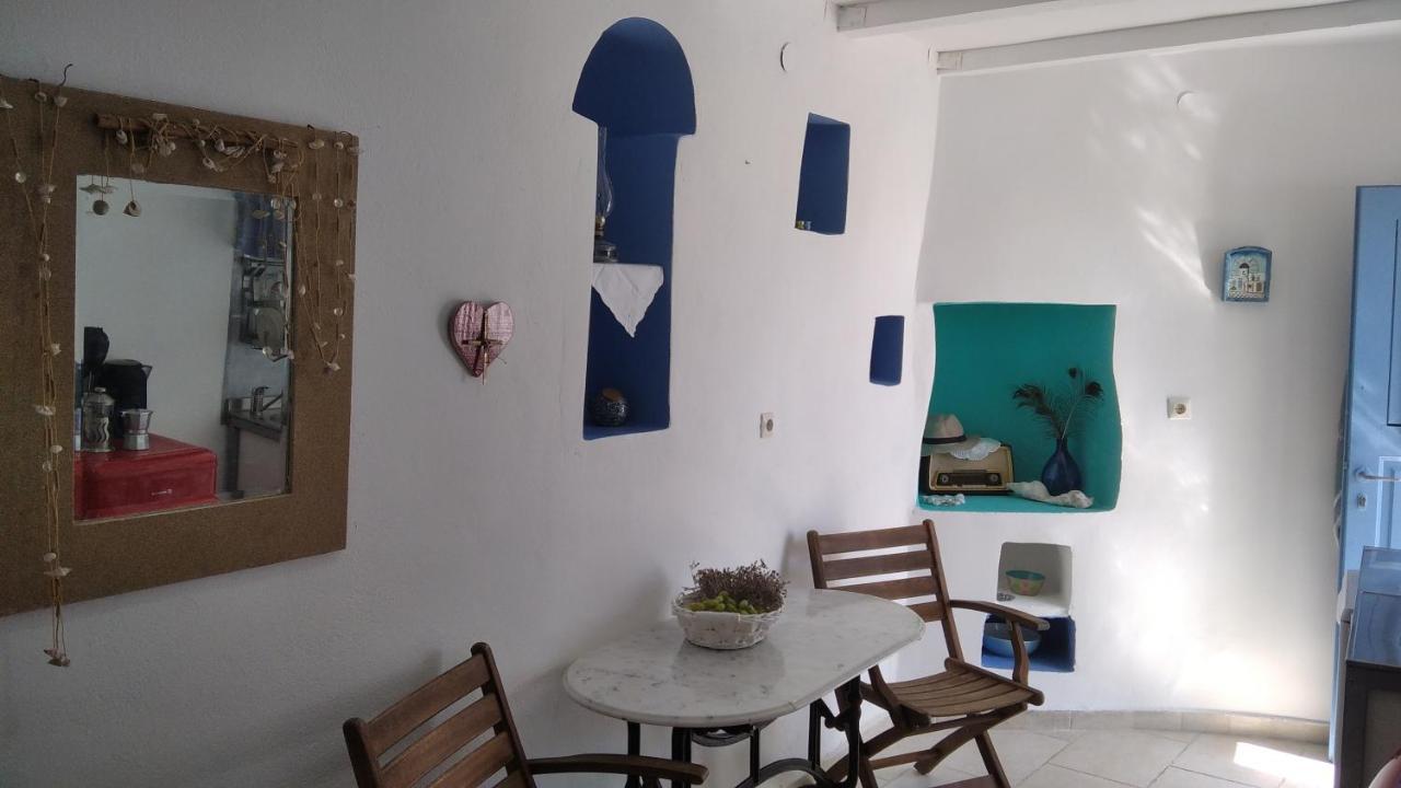 Traditional Renovated House In The Centre Of Anafi Exterior photo