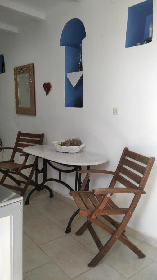 Traditional Renovated House In The Centre Of Anafi Exterior photo